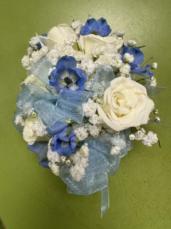 Corsage 13