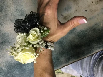 Corsage 43