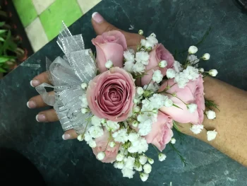 Corsage 44
